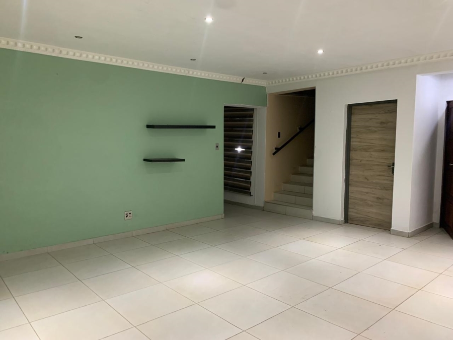 4 Bedroom Property for Sale in Waterkloof East North West